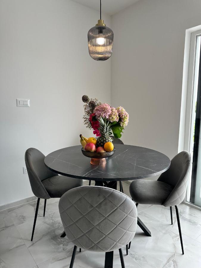 Olive View Apartment Brela Exterior foto